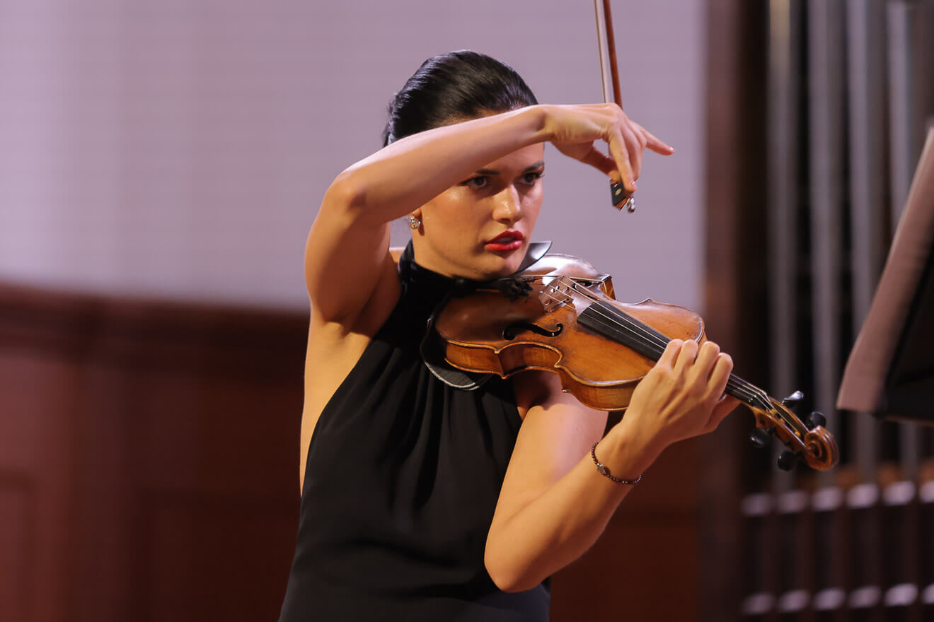 Елена Таросян