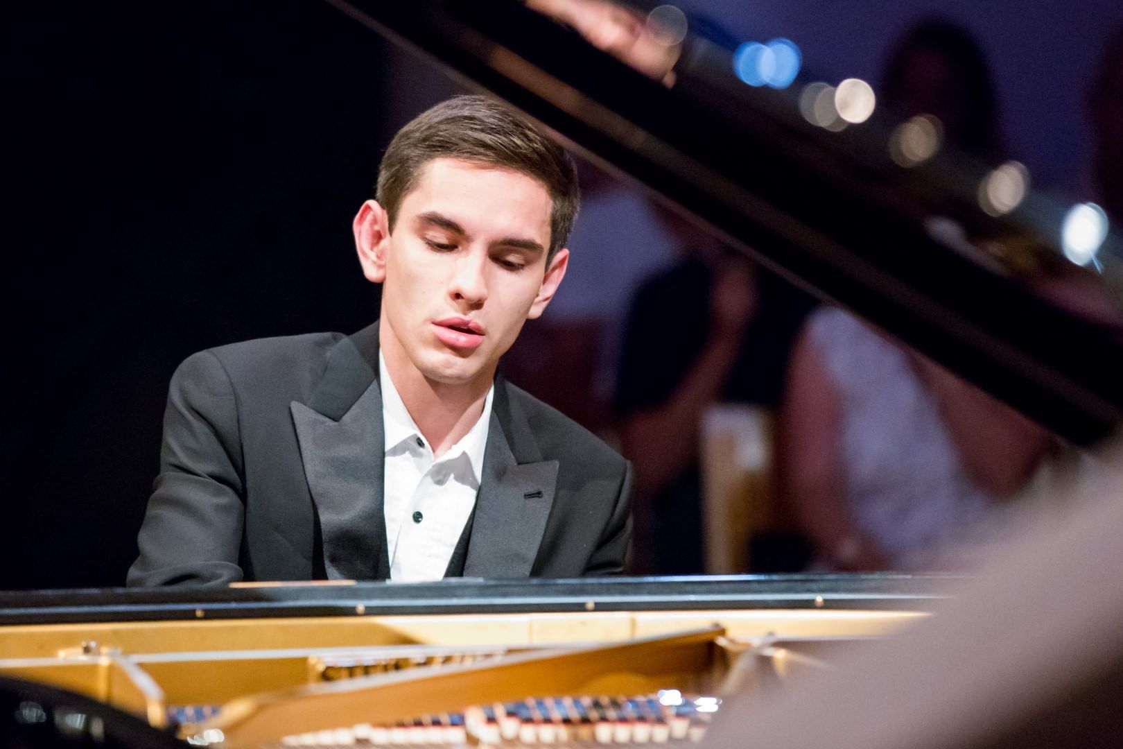 Дмитрий Шишкин