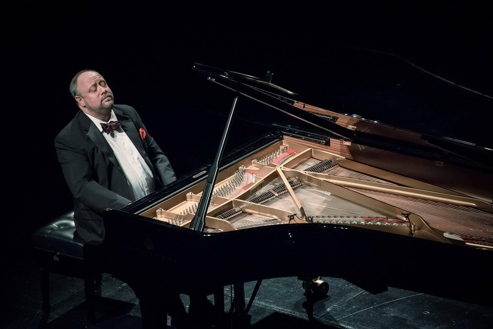 Александр Гиндин