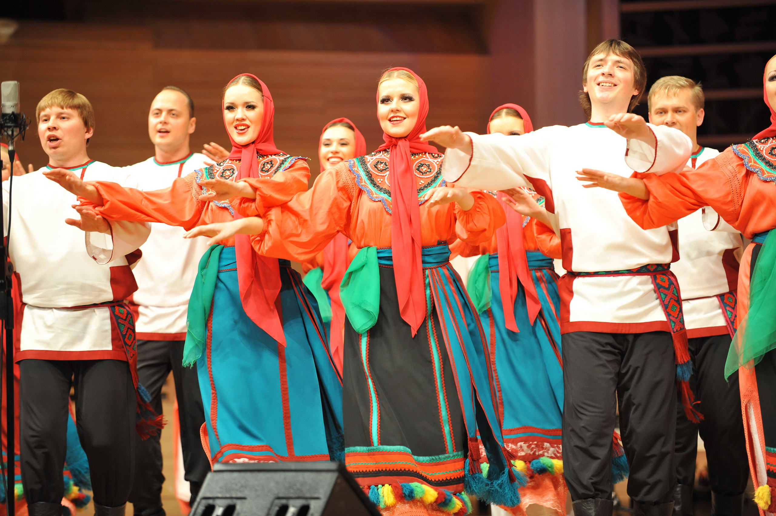 «Живи в веках, моя Россия!» Концерт в день рождения хора