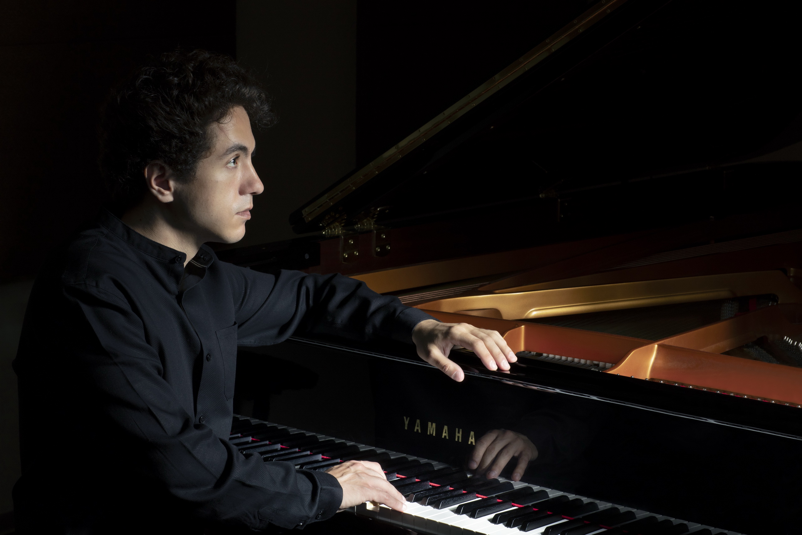 Константин Емельянов